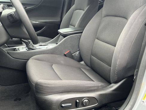 Used 2023 Chevrolet Malibu LT image 12