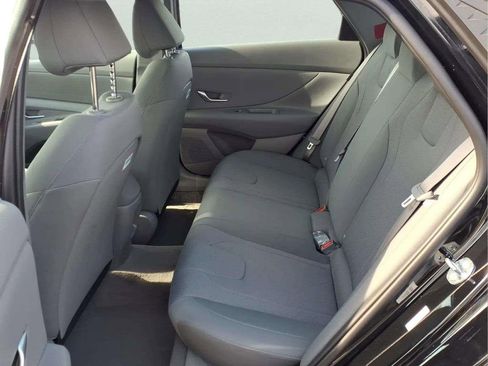 New 2026 Hyundai Elantra SE FWD image 11