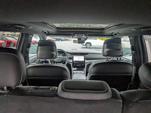 Used 2023 Jeep Grand Cherokee Overland w/ Luxury Tech Group IV image 14