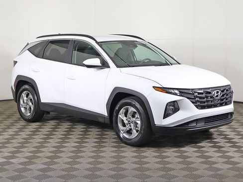 Used 2024 Hyundai Tucson SEL FWD image 2