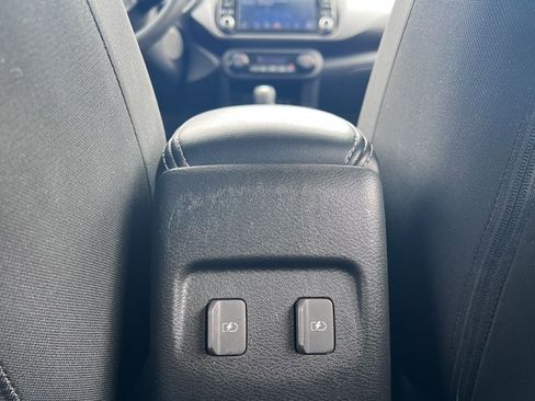 Used 2021 Nissan Kicks SV FWD image 27