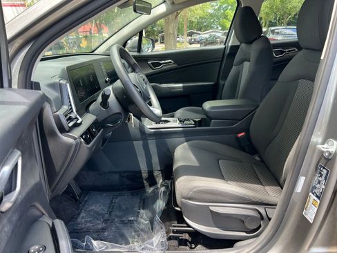 Used 2025 Kia Sportage LX FWD image 24
