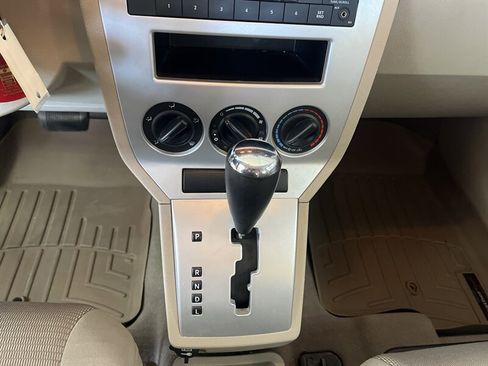 Used 2009 Dodge Caliber SXT image 16