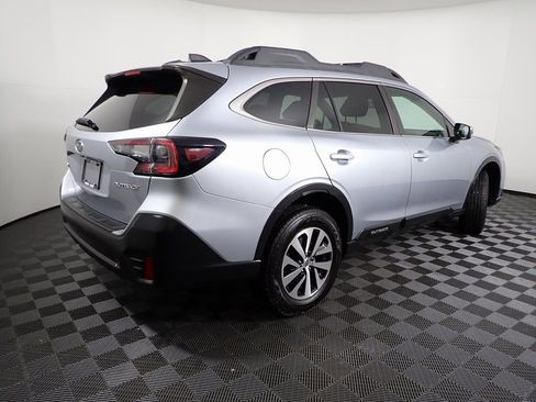 Used 2020 Subaru Outback Premium image 16