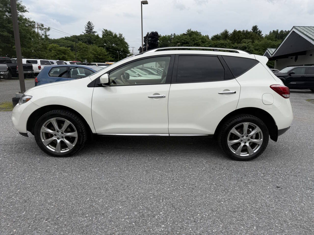 Used 2014 Nissan Murano LE w/ Platinum Edition Package AWD/4WD image 2