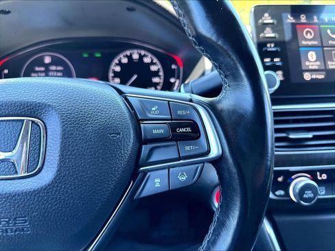 Used 2019 Honda Accord Touring image 19