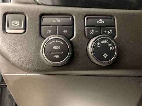 Used 2025 Chevrolet Silverado 1500 LT image 17