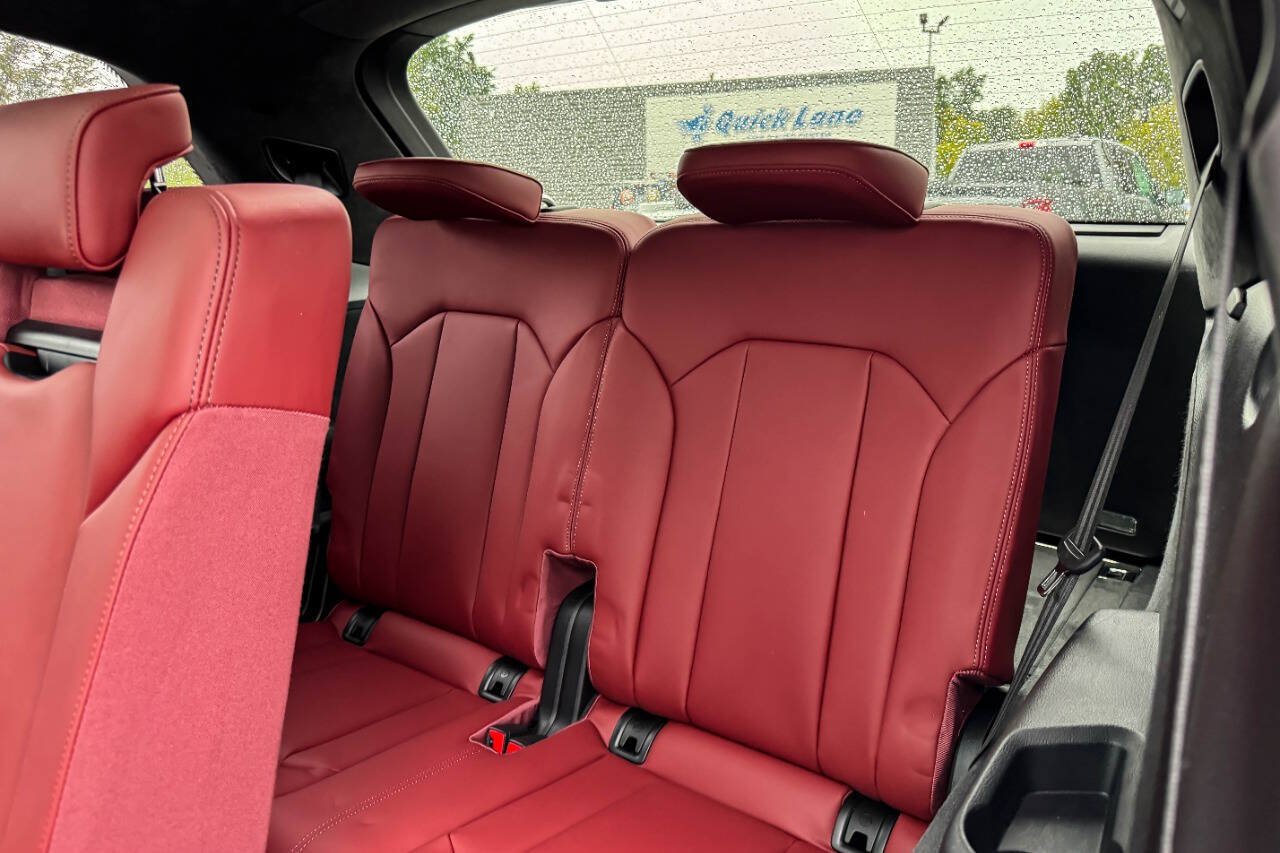 Used 2021 Audi SQ7 Prestige AWD/4WD image 25