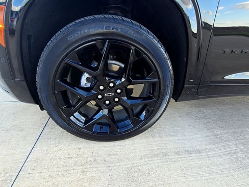 Used 2024 Chevrolet Traverse RS image 24