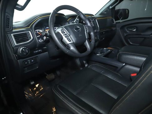 Used 2019 Nissan Titan SL w/ Midnight Edition image 18