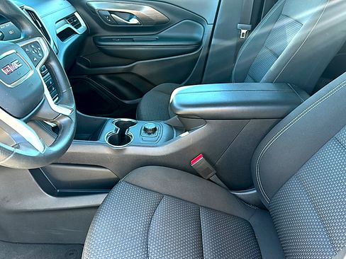 Used 2024 GMC Terrain SLE FWD image 13