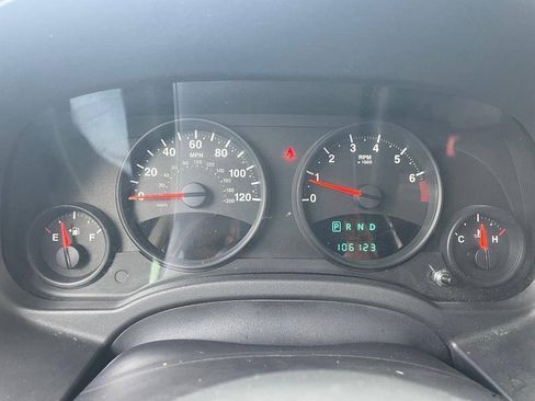 Used 2013 Jeep Patriot Latitude AWD/4WD image 16