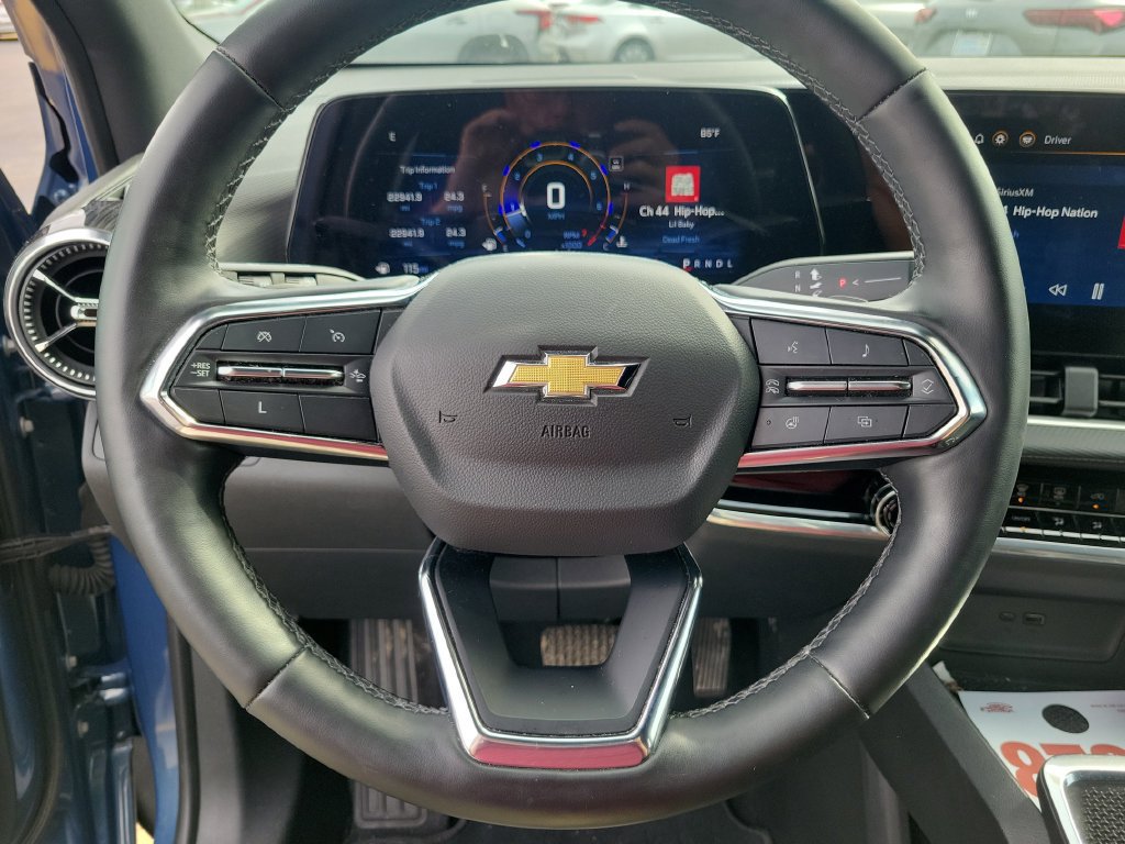 Used 2025 Chevrolet Equinox LT w/ Safety and Technology Package FWD image 25
