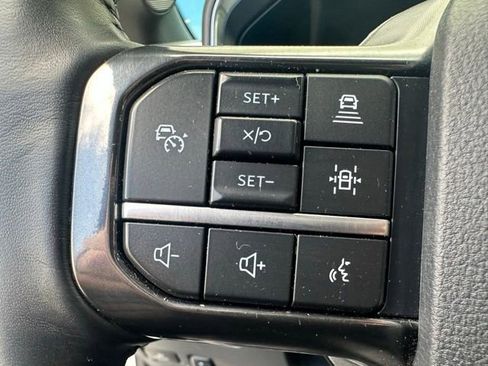 Used 2025 Ford F250 Platinum image 23