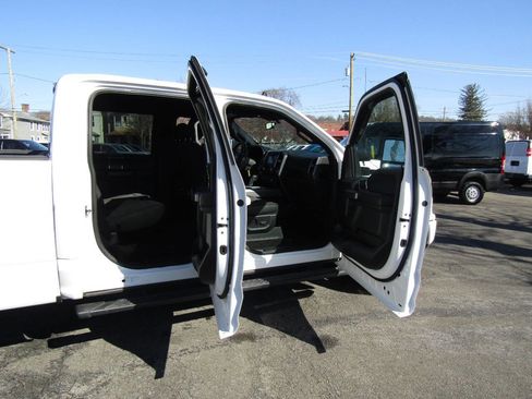 Used 2019 Ford F150 XLT w/ Equipment Group 302A Luxury AWD/4WD image 32