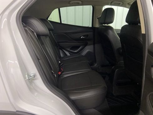 Used 2022 Buick Encore Preferred image 21