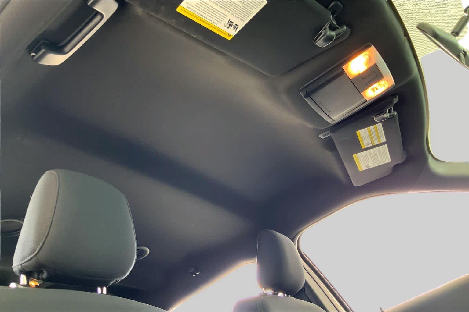 Used 2019 Ford Explorer XLT FWD image 14