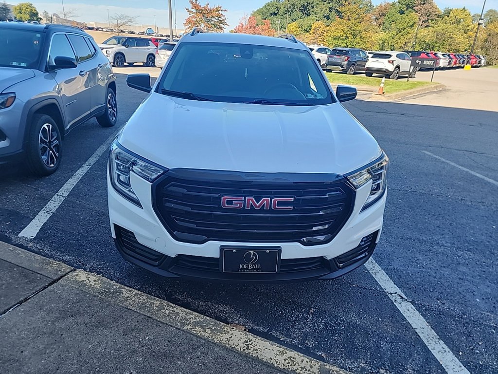 Used 2022 GMC Terrain SLE w/ Driver Convenience Package AWD/4WD image 4
