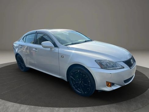 Used 2006 Lexus IS 250 AWD w/ Preferred Accessory Pkg image 3