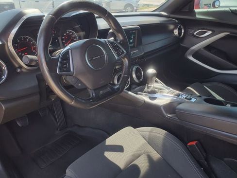 Used 2017 Chevrolet Camaro LT RWD image 9