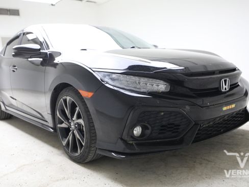 Used 2017 Honda Civic Sport Touring image 6