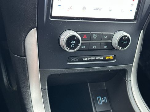 Used 2023 Ford Edge SEL image 20