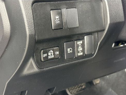 Used 2022 Toyota Tacoma TRD Off-Road w/ TRD Premium Off Road Package AWD/4WD image 16