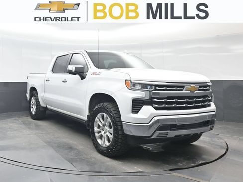 Used 2022 Chevrolet Silverado 1500 LTZ w/ LTZ Premium Package AWD/4WD image 1