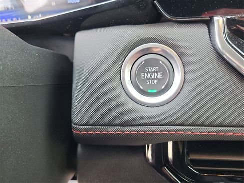 Used 2024 Chevrolet Colorado Z71 w/ Z71 Convenience Package 2 image 23