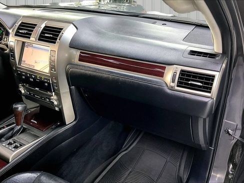 Used 2015 Lexus GX 460 w/ Premium Package AWD/4WD image 29