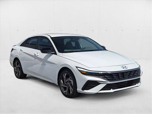New 2025 Hyundai Elantra SEL FWD image 6