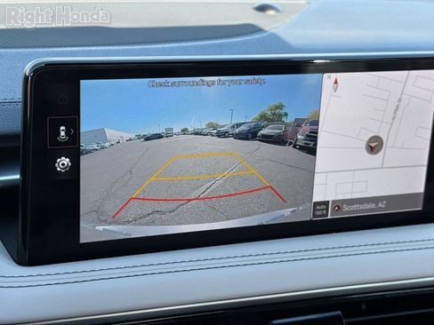 Used 2025 Genesis G70 2.5T image 23