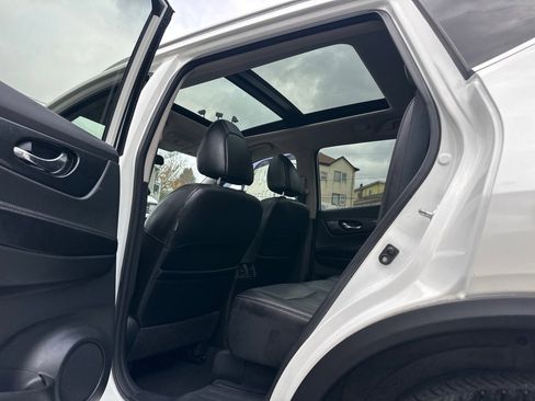 Used 2016 Nissan Rogue SL w/ SL Premium Package image 13