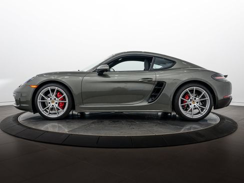 Certified 2025 Porsche 718 Cayman S RWD image 2