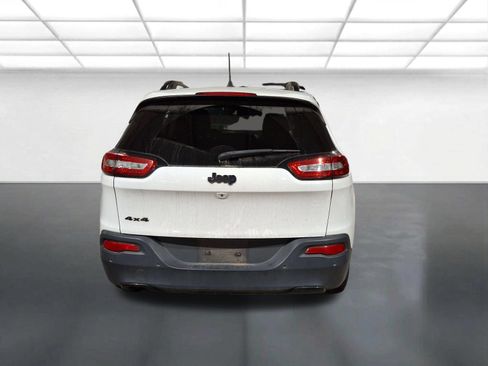 Used 2018 Jeep Cherokee Limited w/ Technology Group AWD/4WD image 6