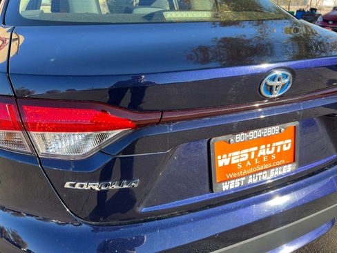 Used 2021 Toyota Corolla LE image 25