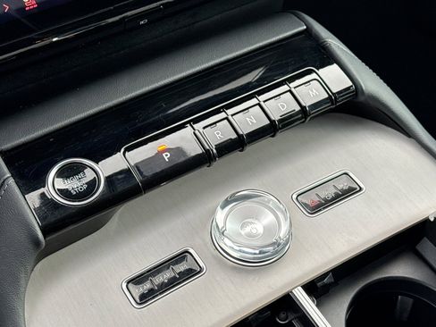 Certified 2025 Lincoln Navigator L Reserve image 21