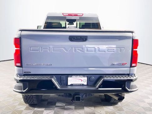 Used 2025 Chevrolet Silverado 2500 ZR2 image 7