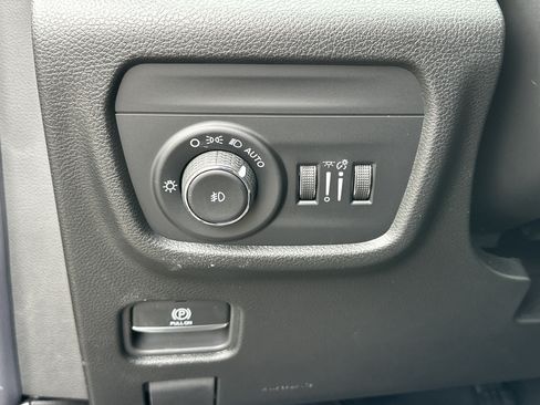 New 2026 Jeep Grand Cherokee L Limited w/ Limited Altitude Package AWD/4WD image 11