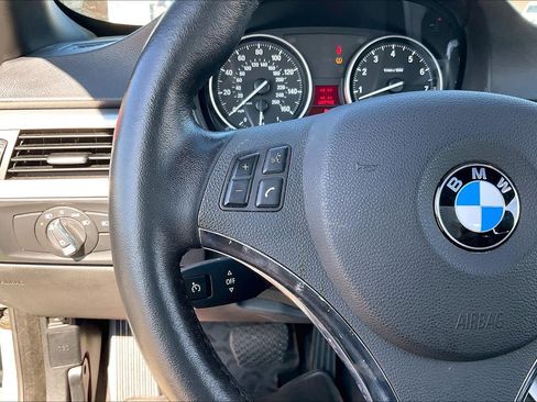 Used 2012 BMW 328i Convertible image 19