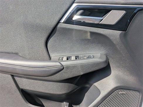 Used 2025 Mitsubishi Outlander ES image 25