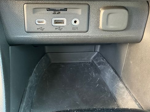 Used 2021 Buick Encore GX Essence w/ Advanced Technology Package FWD image 29