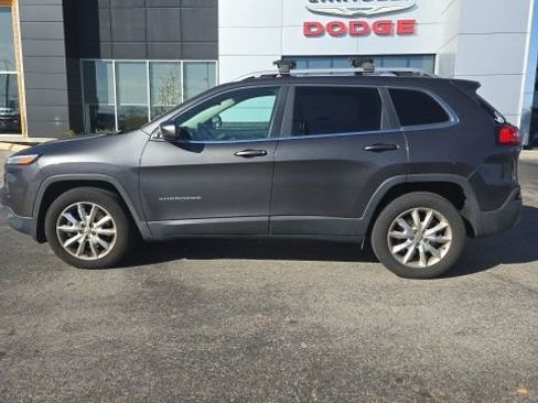 Used 2016 Jeep Cherokee Limited image 16