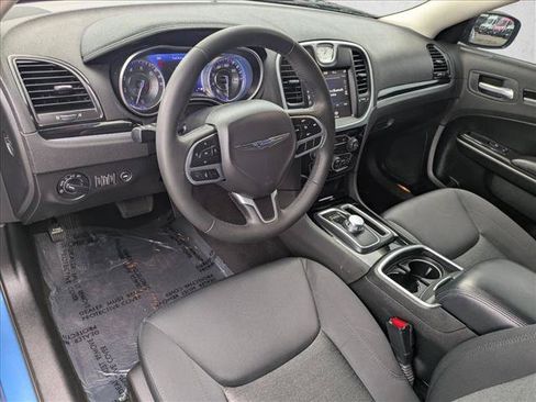 Used 2023 Chrysler 300 Touring w/ Sport Appearance Package RWD image 9