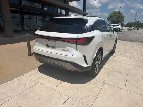 Used 2025 Lexus RX 350 Premium w/ Accessory Package (Z1) FWD image 3