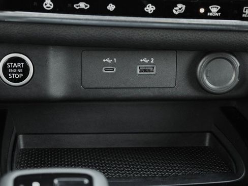 Used 2023 Nissan Rogue SV w/ SV Premium B Package image 36