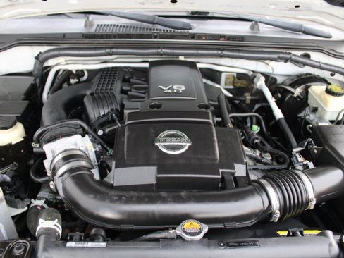 Used 2015 Nissan Frontier SV RWD image 30