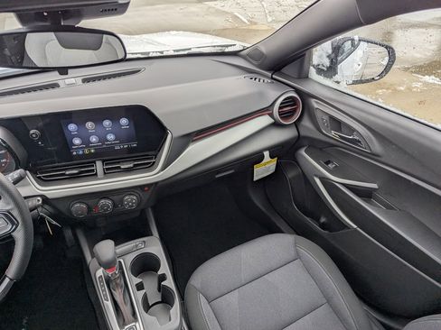 New 2026 Chevrolet Trax RS w/ Driver Confidence Package image 18