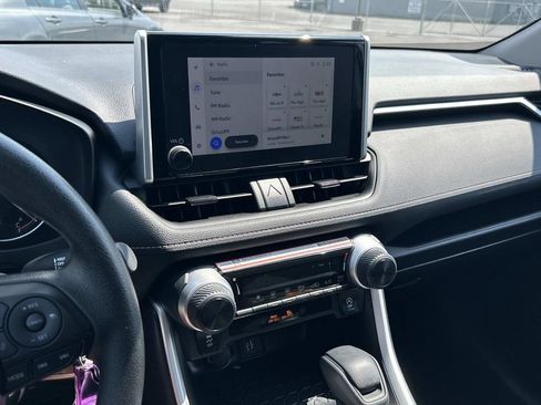 Used 2025 Toyota RAV4 LE AWD/4WD image 27