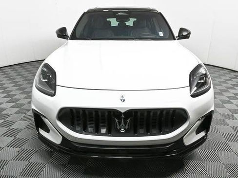 New 2025 Maserati Grecale Folgore image 36